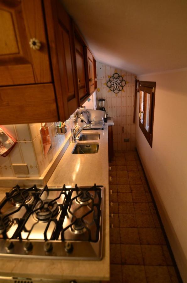 Casa Gabri Lägenhet Toscolano Maderno Exteriör bild