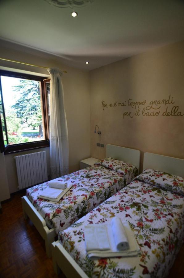 Casa Gabri Lägenhet Toscolano Maderno Exteriör bild